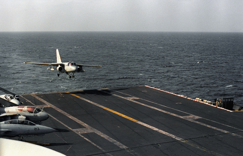 US_Navy_DN-SC-93-04867_to_04876_S-3A_Viking_emergency_landing_USS_Abraham_Lincoln_(CVN-72)_animation